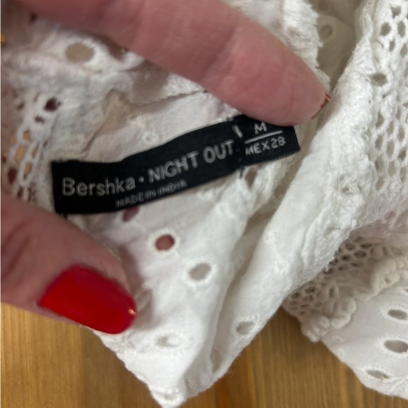 Gorgeous Bershka White Puff Sleeve Eyelet Crop Top❤️M - Picture 8 of 9
